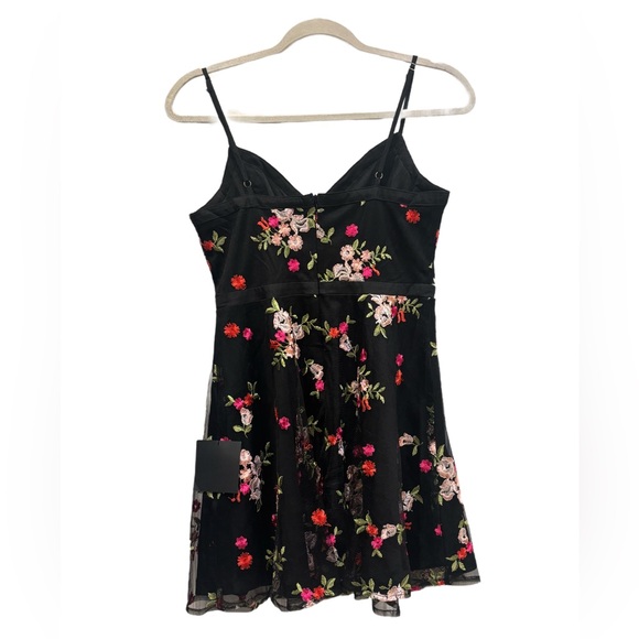 NWT Lulus Black Floral Embroidered Mesh Mini Dress 💘🌹 Size Small 💕✨ - Picture 6 of 12